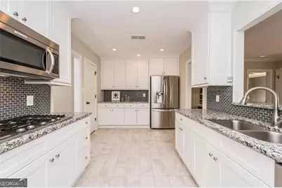 311 Delmont Drive NE #UPSTAIRS, Atlanta, GA 30305 - Photo 6