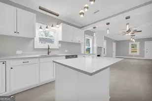 943 S Pond St, Toccoa, GA 30577 - Photo 26