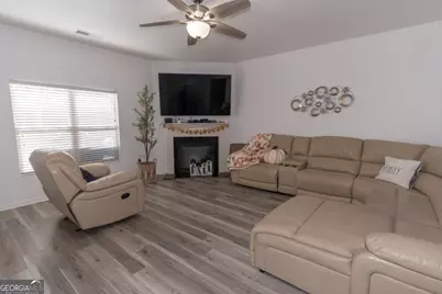 216 Loganview Drive, Loganville, GA 30052 - Photo 10