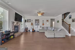 200 Darien Dr, Senoia, GA 30276 - Photo 10