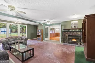 71 Lazy Day Ln, Lavonia, GA 30553 - Photo 2