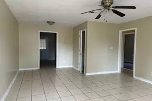 323 Carriage Ln, Albany, GA 31721 - Photo 2