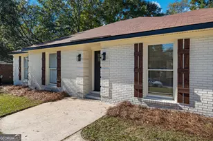 4245 N Oaks Dr, Columbus, GA 31901 - Photo 2