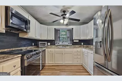 202 Montclair Drive, Calhoun, GA 30701 - Photo 8