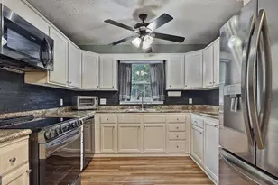 202 Montclair Dr, Calhoun, GA 30701 - Photo 8