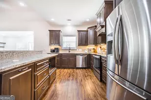 219 Rowland Cir, Byron, GA 31008 - Photo 14