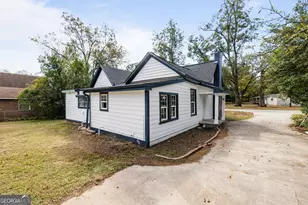 228 Oak Dr, Social Circle, GA 30025 - Photo 4