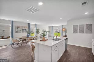 1024 Lakes Blvd, Brunswick, GA 31525 - Photo 2