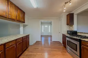 518 Barbashela Cir, Stone Mountain, GA 30088 - Photo 4