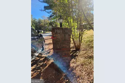 3969 W Hilda Circle, Decatur, GA 30035 - Photo 2