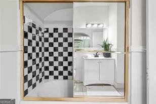 617 Hamilton E Holmes Dr, Atlanta, GA 30318 - Photo 16