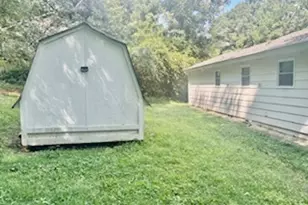 5552 Lakeside Dr, Union City, GA 30291 - Photo 4