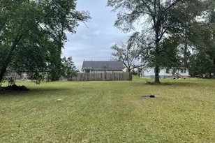 823 N Main St, Statesboro, GA 30458 - Photo 4