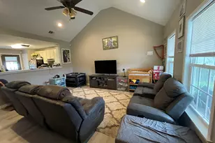 823 N Main St, Statesboro, GA 30458 - Photo 6