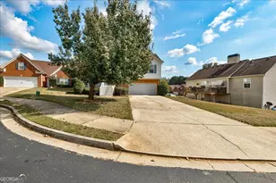 1604 Lady Marie Ct, Locust Grove, GA 30248 - Photo 2