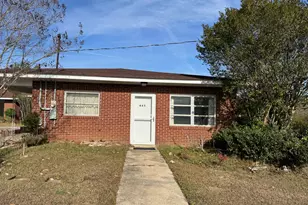 465 Cedar St, Metter, GA 30439 - Photo 2