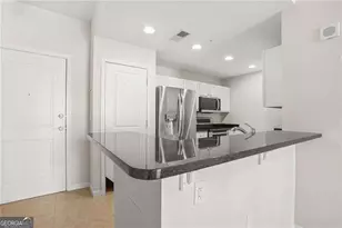 3040 Peachtree Rd NW, Atlanta, GA 30305 - Photo 2