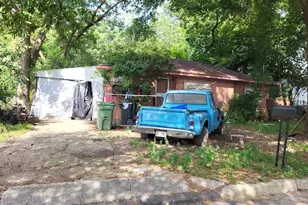 2505 Lumpkin Ct, Columbus, GA 31903 - Photo 2