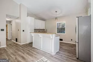 3235 Southshore Ct, Cumming, GA 30041 - Photo 4