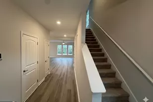 375 Brook Dr, Brunswick, GA 31525 - Photo 4