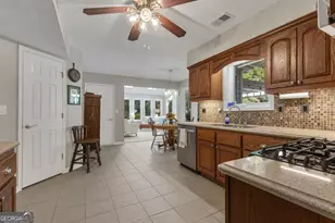 1607 Dumbarton Ln, Peachtree City, GA 30269 - Photo 12