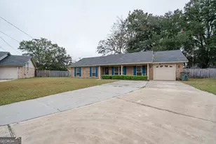 1204 Innisbrook Ct, Hinesville, GA 31313 - Photo 2