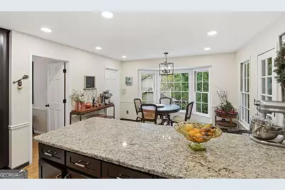 9156 Branch Valley Way, Roswell, GA 30076 - Photo 4