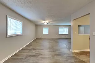 1352 Labelle St, Jonesboro, GA 30238 - Photo 4