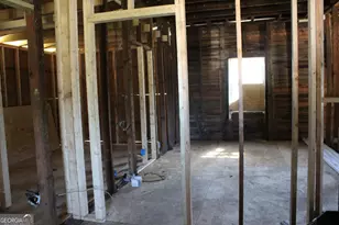 339 Atlanta St, Barnesville, GA 30204 - Photo 12