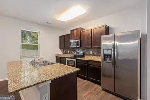 404 Lake Ridge Ln, Fairburn, GA 30213 - Photo 10