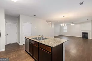 404 Lake Ridge Ln, Fairburn, GA 30213 - Photo 12