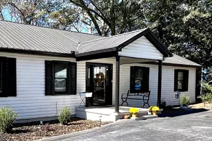 554 Spring St, Commerce, GA 30529 - Photo 2