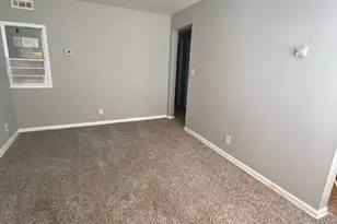 2673 Elsinore St, Atlanta, GA 30344 - Photo 4