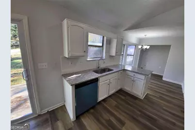 915 Fox Valley Court, Stone Mountain, GA 30088 - Photo 6