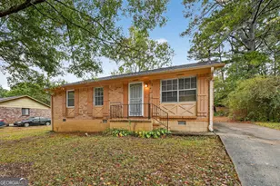 8207 Dunellen Ln, Jonesboro, GA 30238 - Photo 2