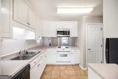 122 Halidon Drive, Warner Robins, GA 31088 - Photo 6