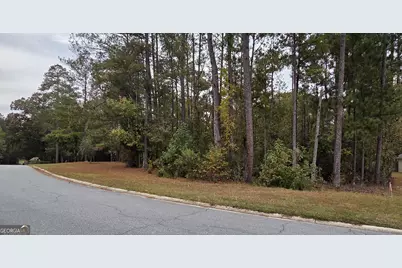 215 Falcon Crest, Warner Robins, GA 31088 - Photo 2