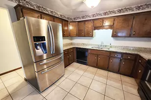 157 W Peach Ave, Kingsland, GA 31548 - Photo 10