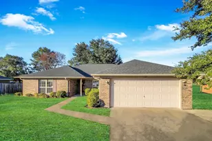 205 Bridgemont Way, Hinesville, GA 31313 - Photo 2