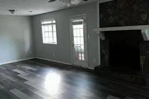 301 Deerfield Dr, Jonesboro, GA 30238 - Photo 6