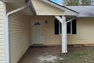 301 Deerfield Dr, Jonesboro, GA 30238 - Photo 2