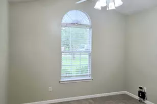 824 E Hilton Ave, Kingsland, GA 31548 - Photo 8