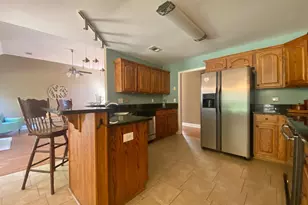 124 Lake Lillian Dr, Perry, GA 31069 - Photo 8