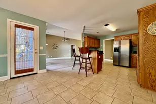 124 Lake Lillian Dr, Perry, GA 31069 - Photo 8