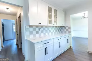 4128 Indian Manor Dr, Stone Mountain, GA 30083 - Photo 8