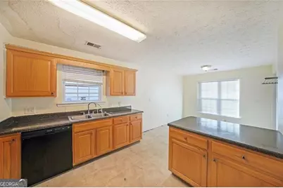9886 Vista Circle, Union City, GA 30291 - Photo 12