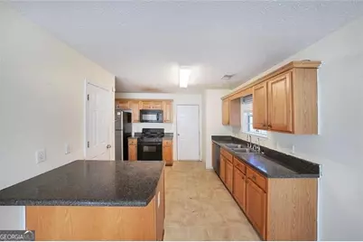 9886 Vista Circle, Union City, GA 30291 - Photo 8
