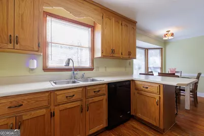 2303 S Sherwood Drive, Valdosta, GA 31602 - Photo 14