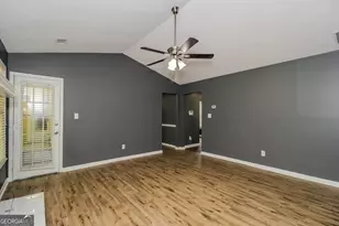 10993 Clearwater Dr, Hampton, GA 30228 - Photo 2