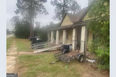 157 E Pine Street, Colquitt, GA 39837 - Photo 2